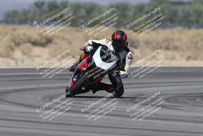 media/Oct-13-2025-Moto Forza (Mon) [[a66d839500]]/3-B Group/Session 3 (Turn 16)/